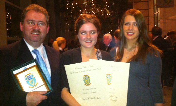 Mr John Cooke, Principal of Gaelcholáiste an Chláir, with past pupils Aoife Ní Uallacháin and Emily Hull at the Entrance Scholars Awards Ceremony held in UCD’s O’Reilly Hall recently. Ms Ní Uallacháin was recognised by UCD’s Faculty of Science and by Bord na Gaeilge for her considerable achievements in education to date. 